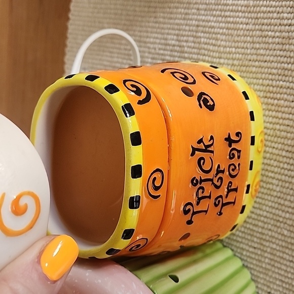 2️⃣ retired SCENTSY warmers! - Picture 3 of 7